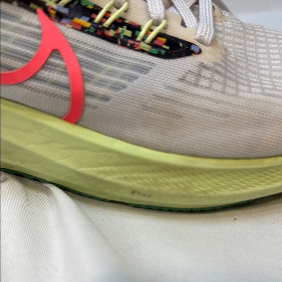 Nike Air Zoom Pegasus39 Womens Size 8.5 Low Top Running Sneaker Pre-owned - Picture 13 of 16